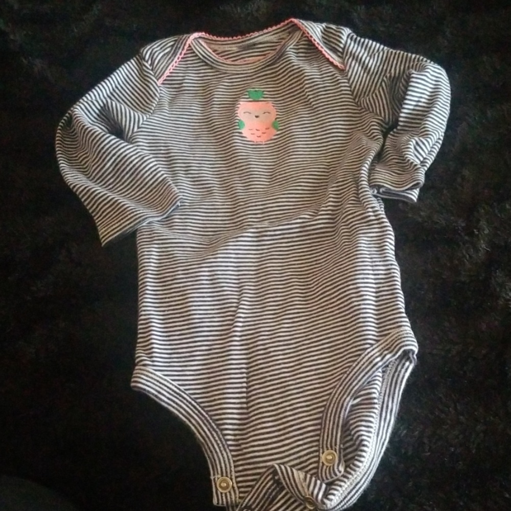 💜3/$5💜Carters Baby girls onesie